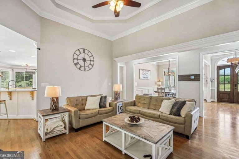 4137 Hiram Lithia Springs Road, Powder Springs, GA 30127
