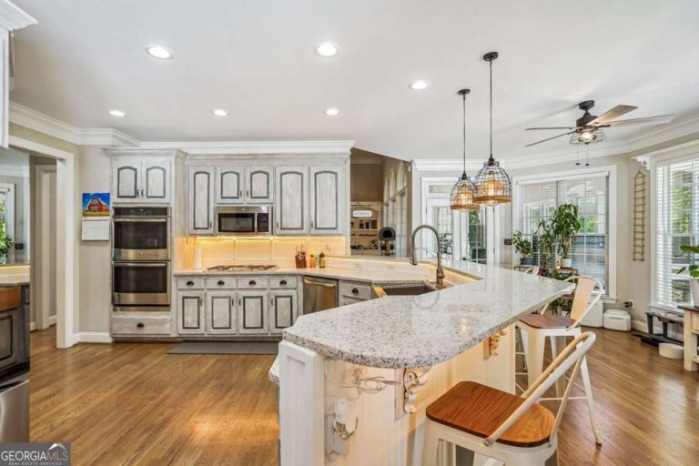 4137 Hiram Lithia Springs Road, Powder Springs, GA 30127