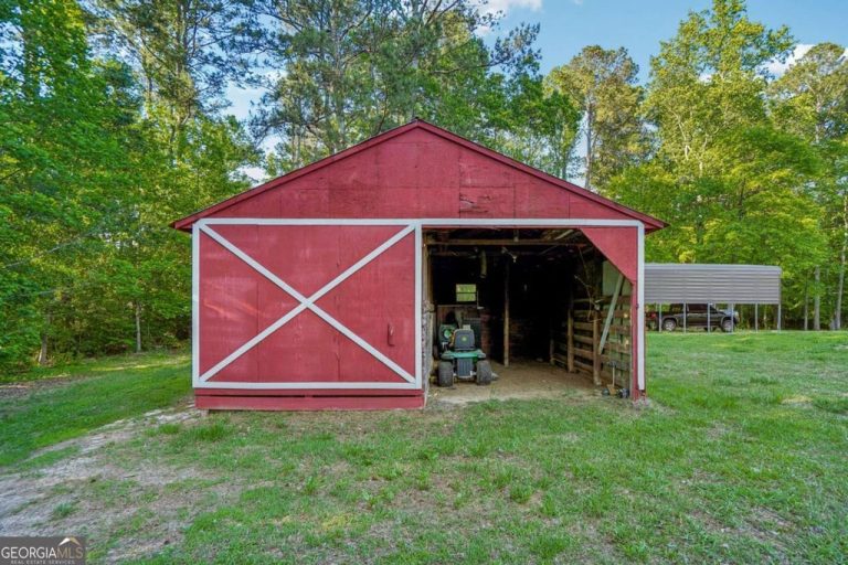 4137 Hiram Lithia Springs Road, Powder Springs, GA 30127