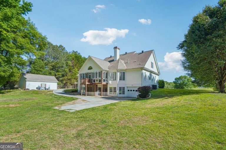 4137 Hiram Lithia Springs Road, Powder Springs, GA 30127