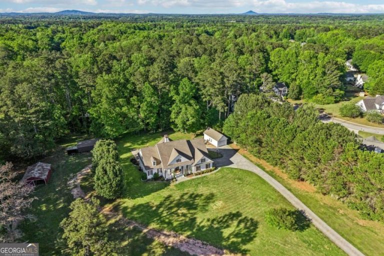 4137 Hiram Lithia Springs Road, Powder Springs, GA 30127