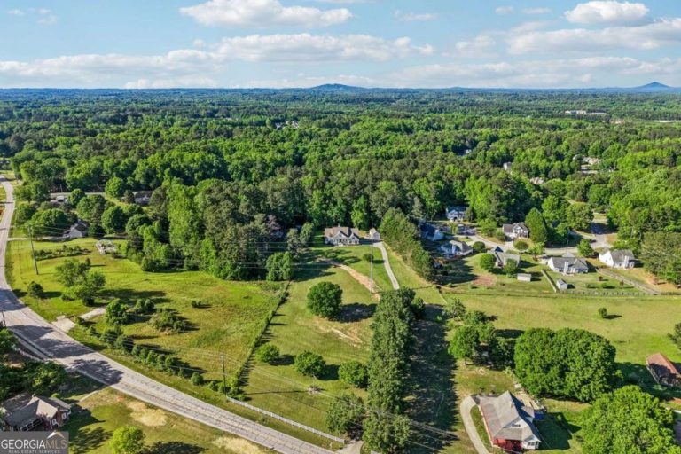 4137 Hiram Lithia Springs Road, Powder Springs, GA 30127