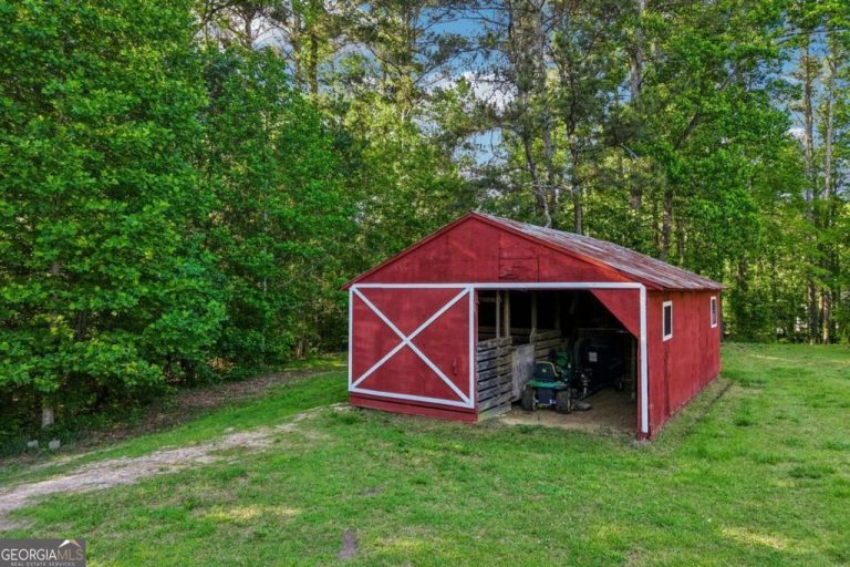 4137 Hiram Lithia Springs Road, Powder Springs, GA 30127
